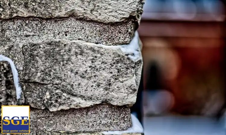 ضد آب کردن آجر و سنگ با سیلیکات سدیم؛ روش اجرا، زمان‌بندی و خطاهای رایج